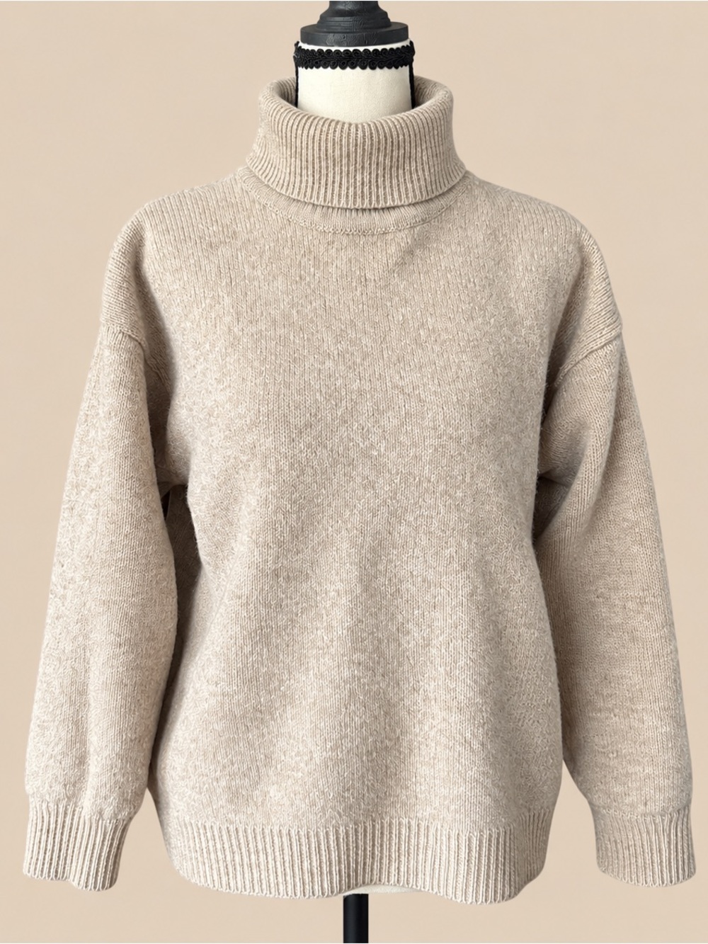 Minimalist Neutral Shetland Wool Turtleneck M